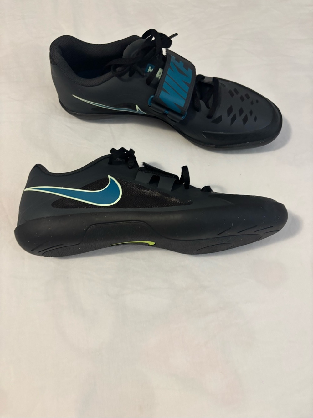 Nike Black Training Shoes with Teal Accent